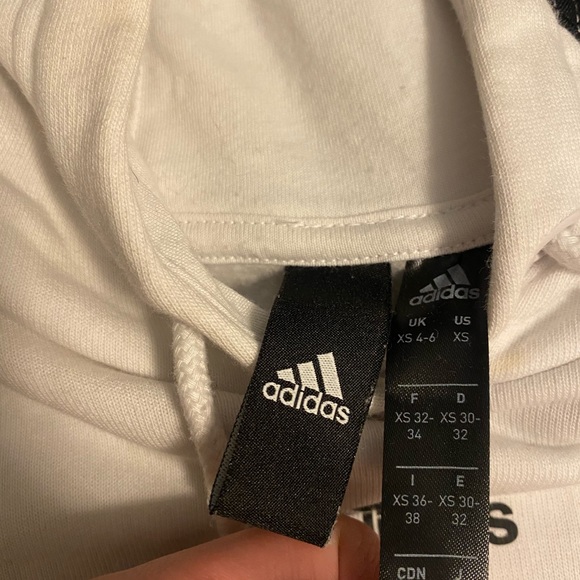 Black and white cropped adidas sweatshirt - Picture 3 of 5